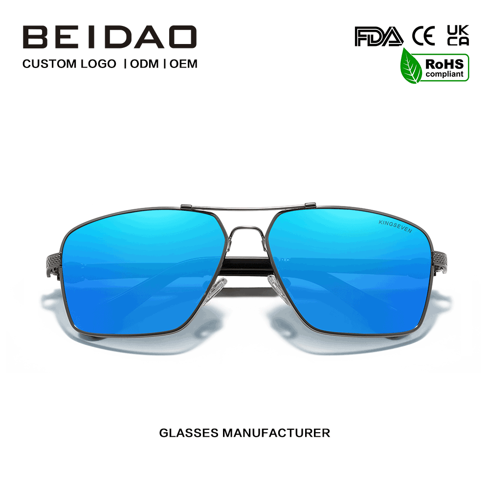 အရည်အသွေးမြင့် Square Blue Lens နေကာမျက်မှန်များ ပြင်ပတွင် မောင်းနှင်ခြင်း။